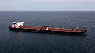 Reuters: Όλο και Περισσότερο Ρωσικό Πετρέλαιο Παραμένει σε Τάνκερ